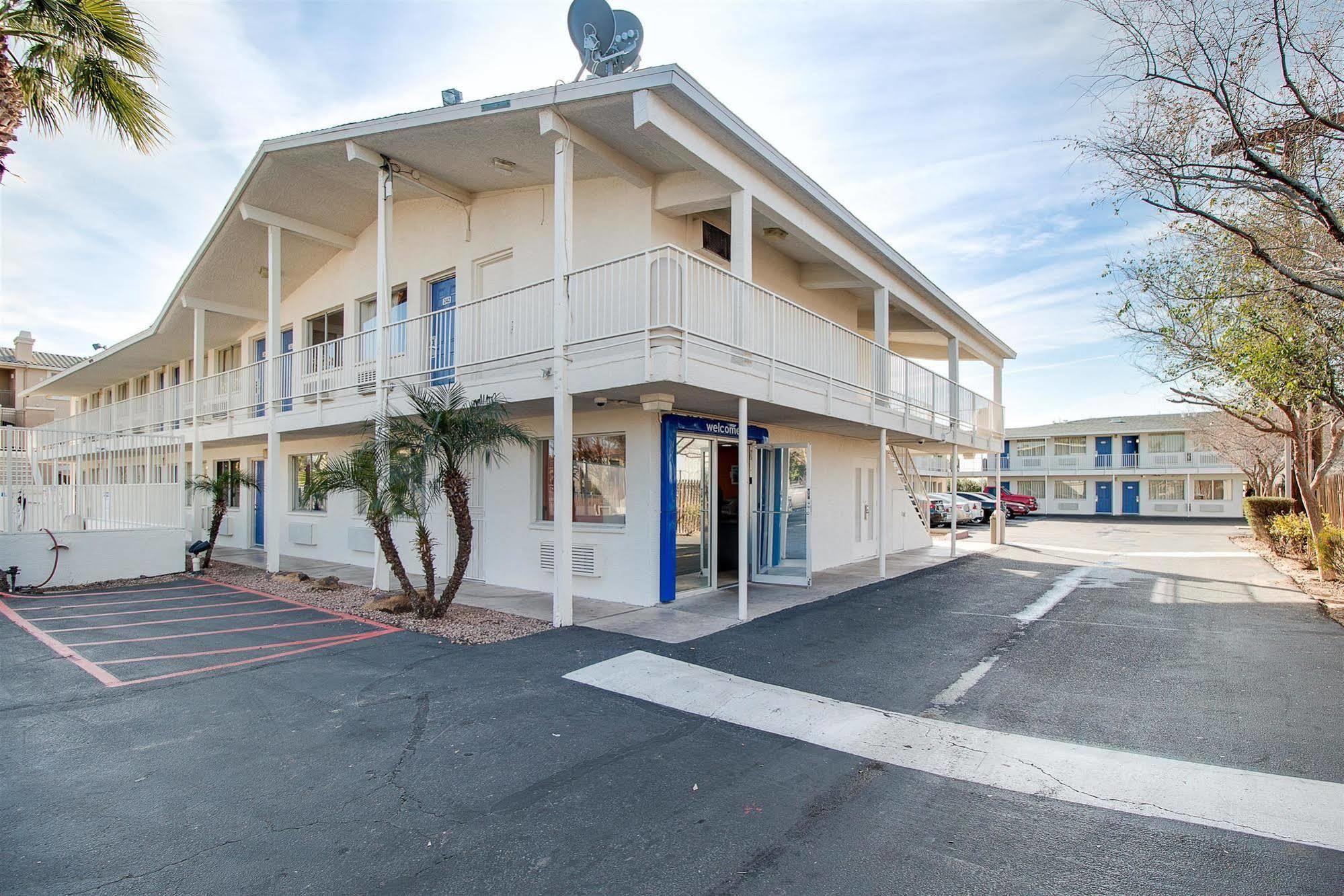 Motel 6-Phoenix, Az - East エクステリア 写真