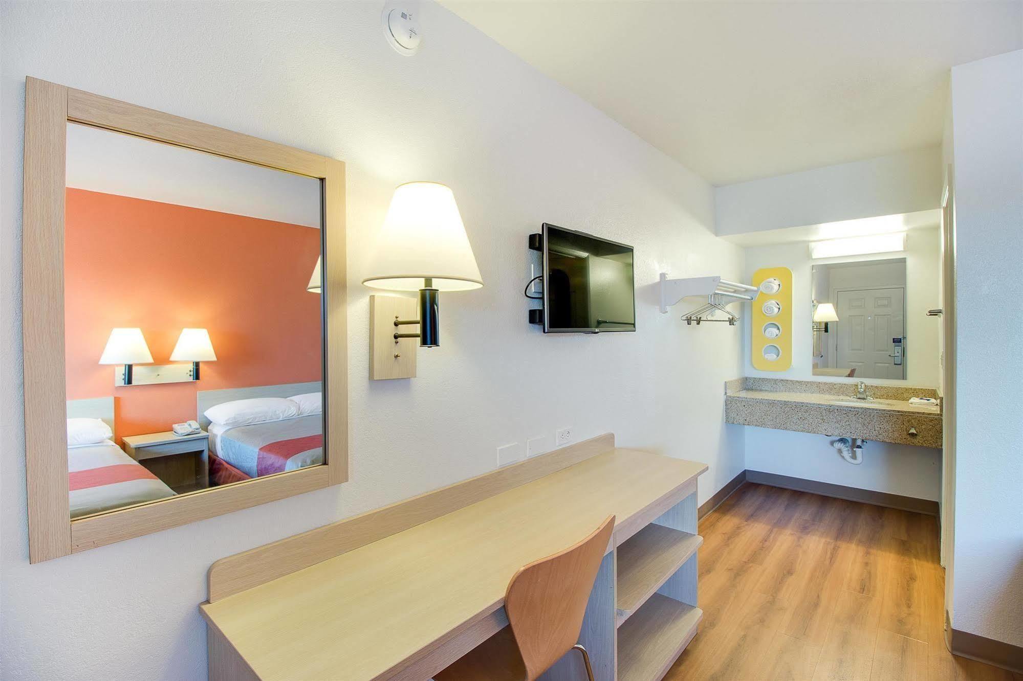 Motel 6-Phoenix, Az - East エクステリア 写真