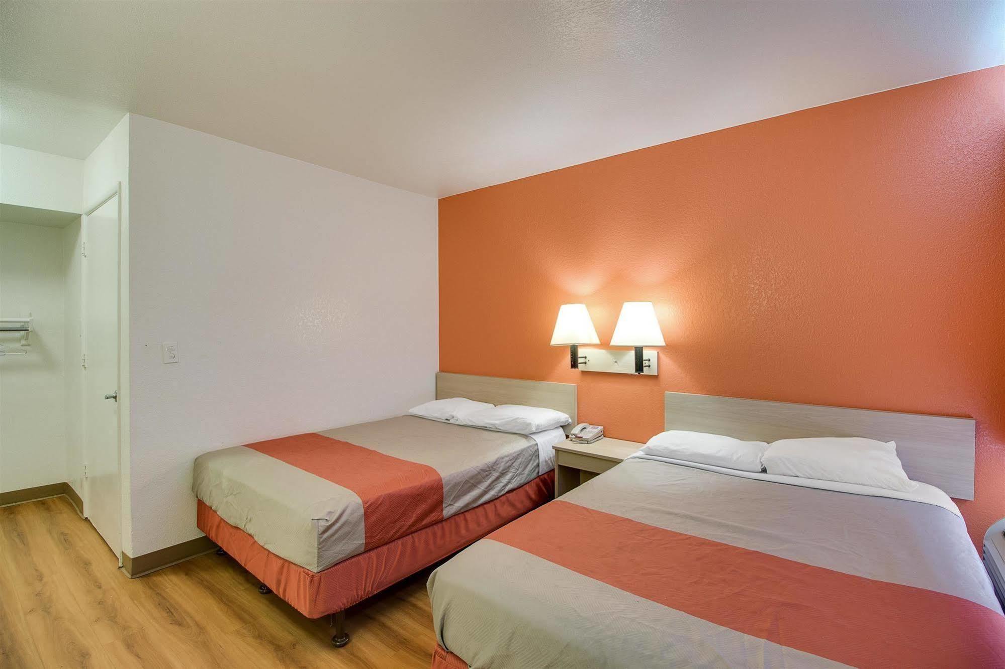 Motel 6-Phoenix, Az - East エクステリア 写真