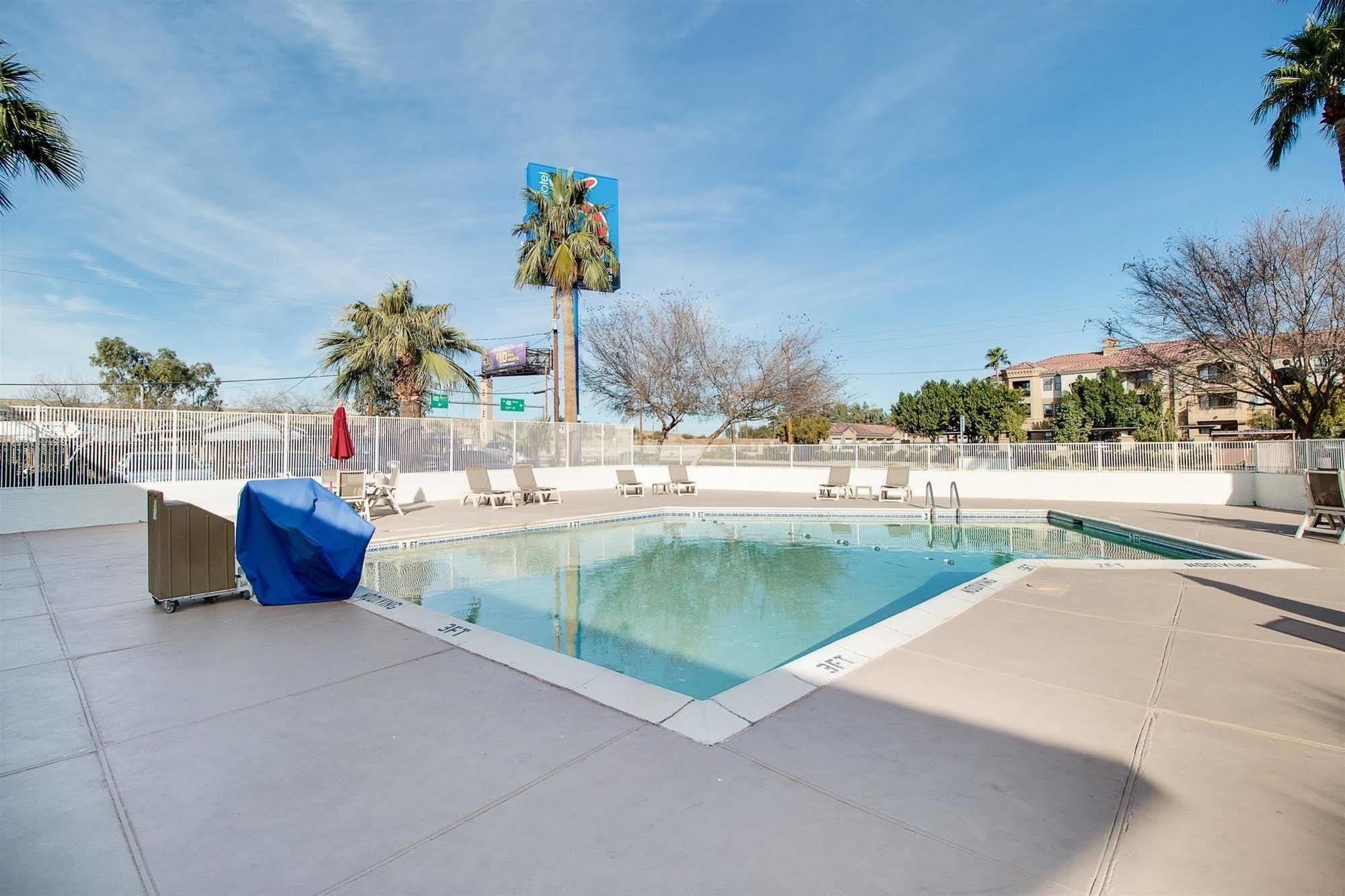 Motel 6-Phoenix, Az - East エクステリア 写真