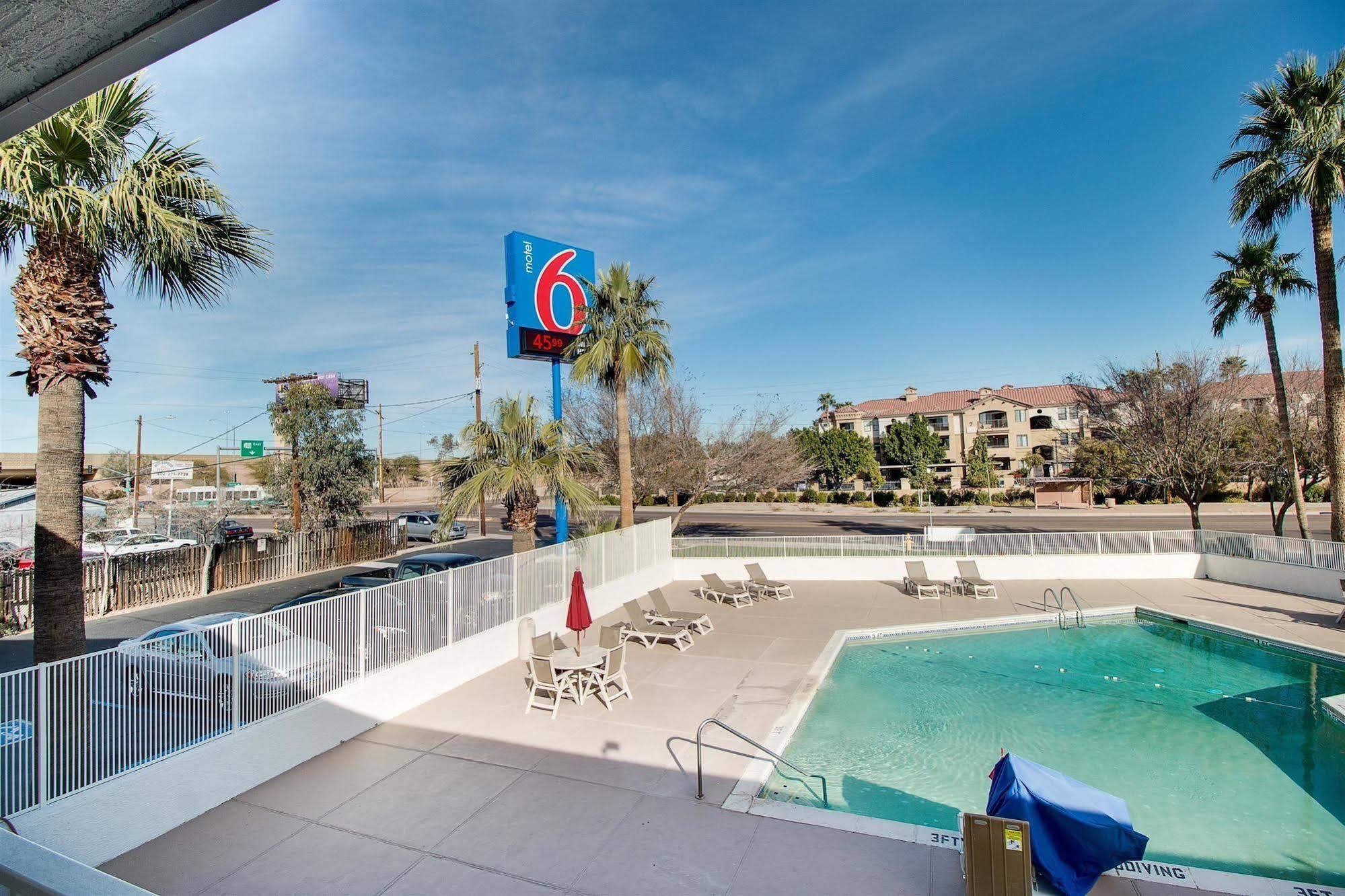 Motel 6-Phoenix, Az - East エクステリア 写真